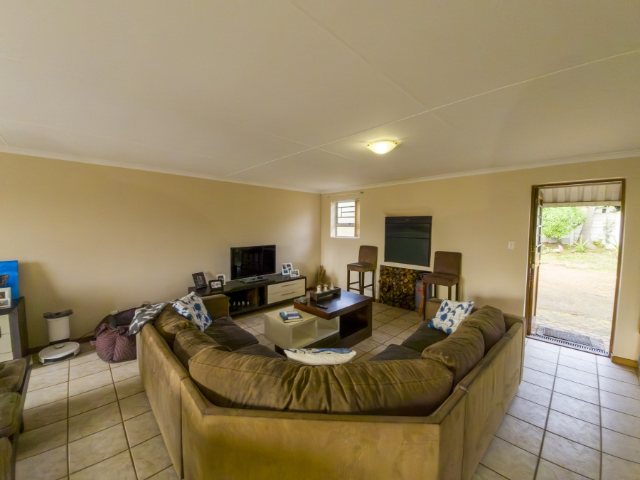 3 Bedroom Property for Sale in Stilbaai Wes Western Cape